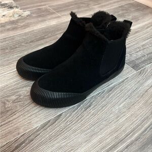 Timberland black Suede Ankle Boots with Fur Trim
